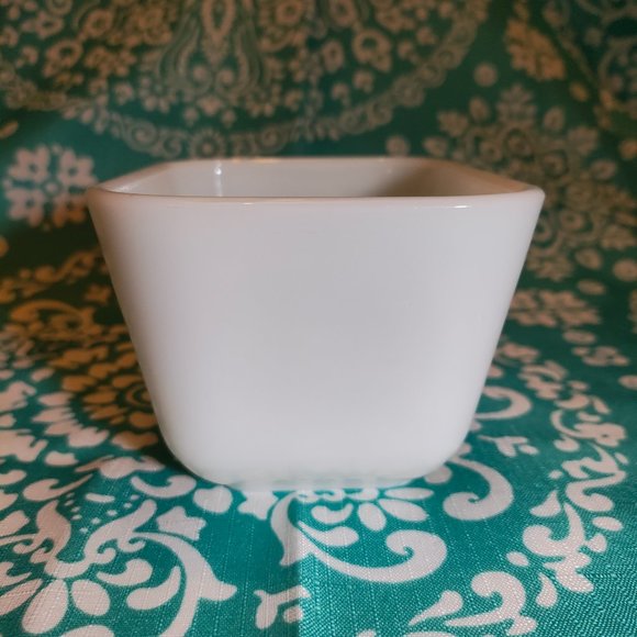 Pyrex Vintage Amish Butterprint Refrigerator Dish - Picture 5 of 10